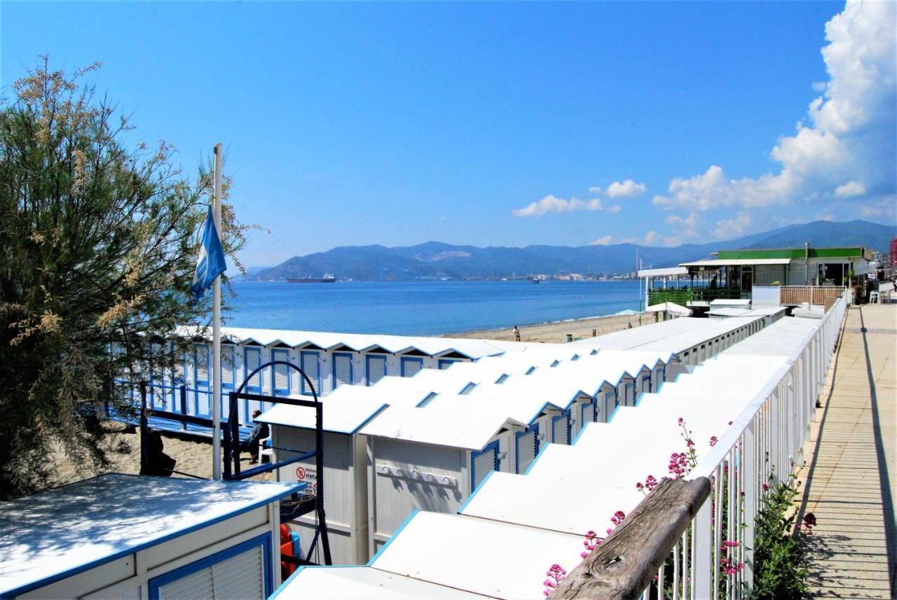 Tramonto Sul Mare - Sea Suite Savona Exteriér fotografie