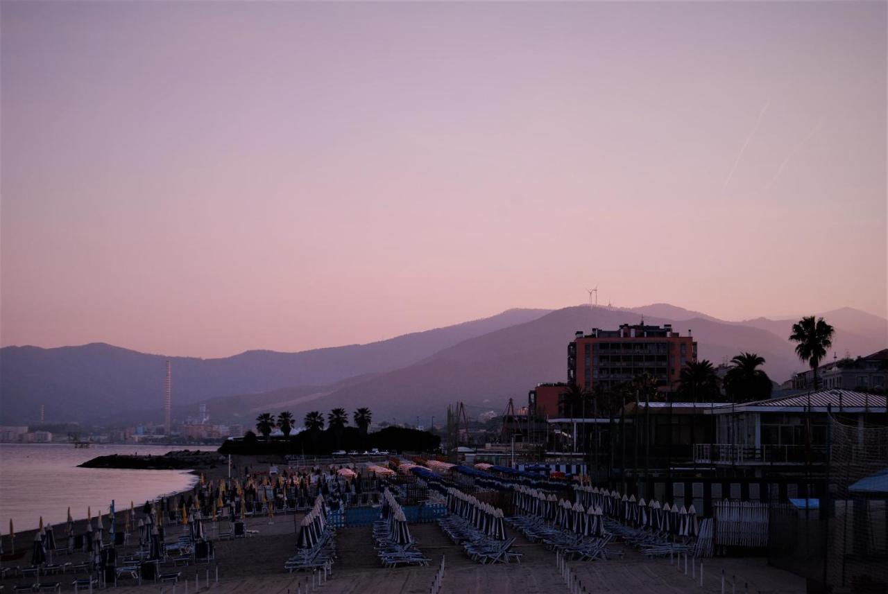 Tramonto Sul Mare - Sea Suite Savona Exteriér fotografie