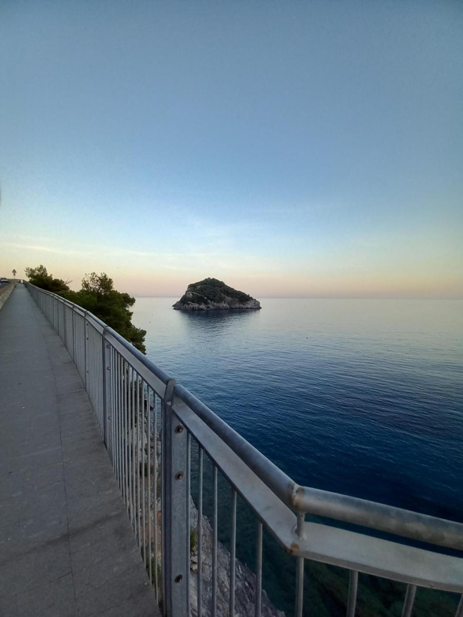 Tramonto Sul Mare - Sea Suite Savona Exteriér fotografie