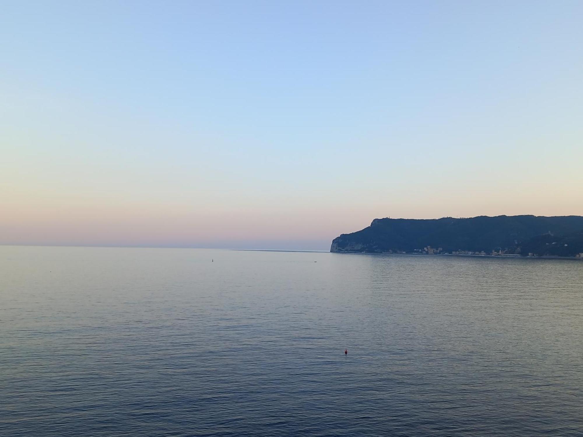 Tramonto Sul Mare - Sea Suite Savona Exteriér fotografie