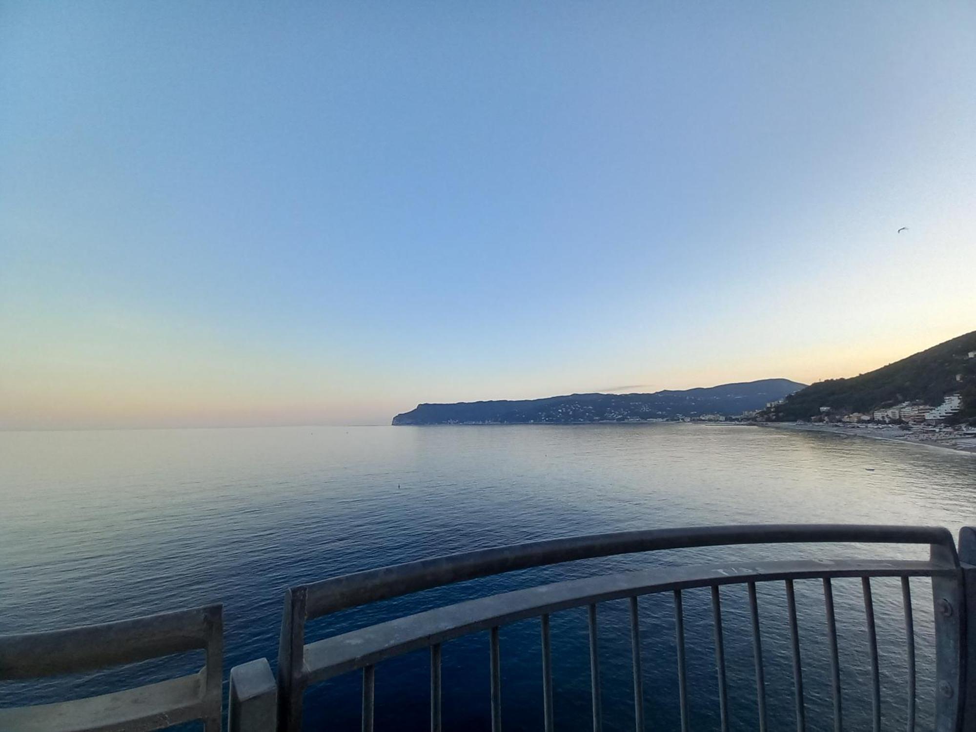 Tramonto Sul Mare - Sea Suite Savona Exteriér fotografie