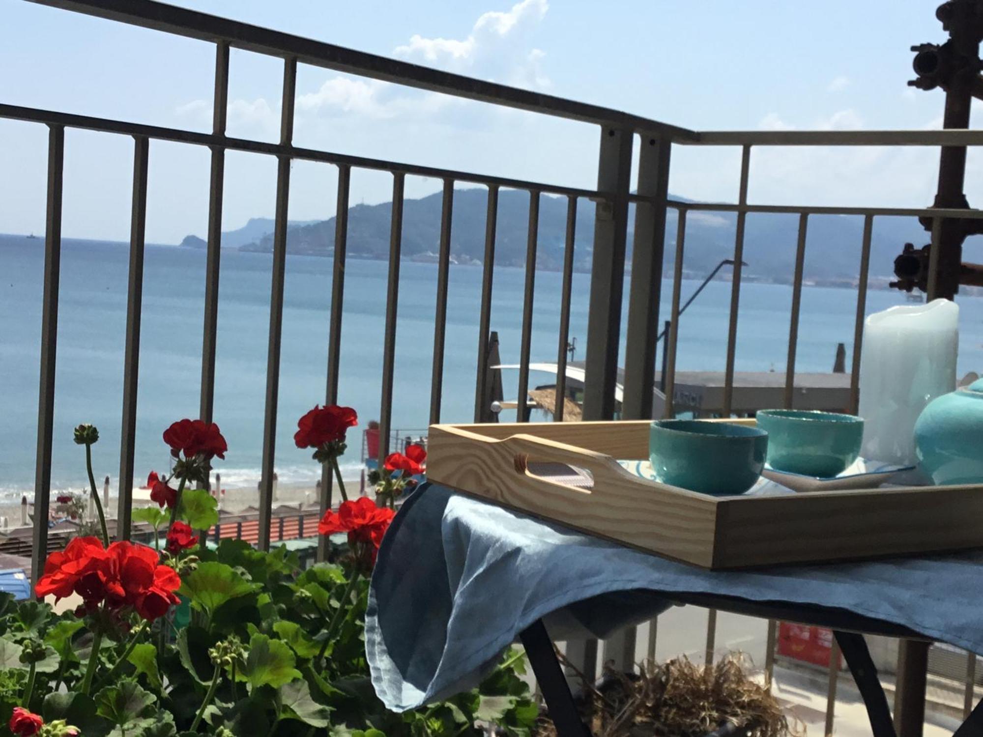 Tramonto Sul Mare - Sea Suite Savona Exteriér fotografie